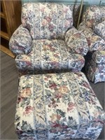 Comfy upholstered chair. Floral design. Approx.