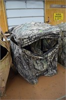 Pop up hunting blind