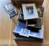 Frames & Photo Albums(Den)