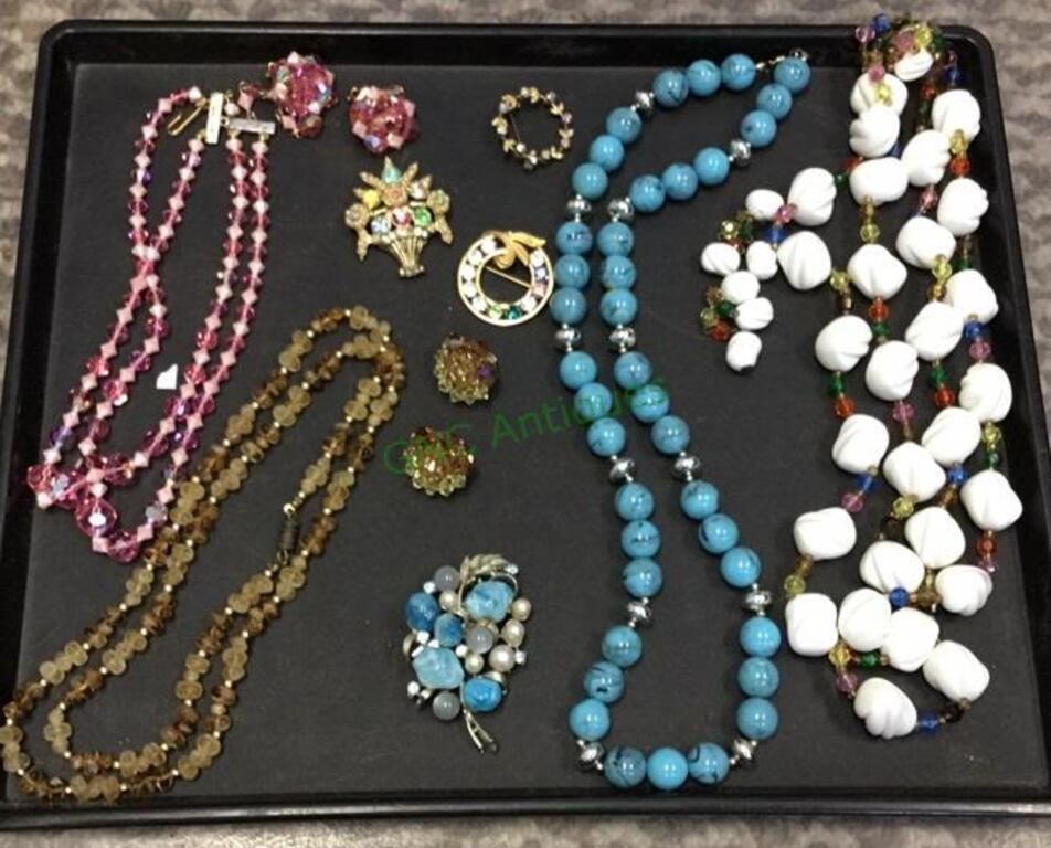 Gorgeous tray of vintage jewelry includes