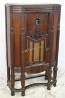Antique Philco Radio Ornate Wood Cabinet Powers On