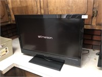 Emerson 32" HD TV & Remote