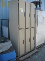 Pallet of lockers