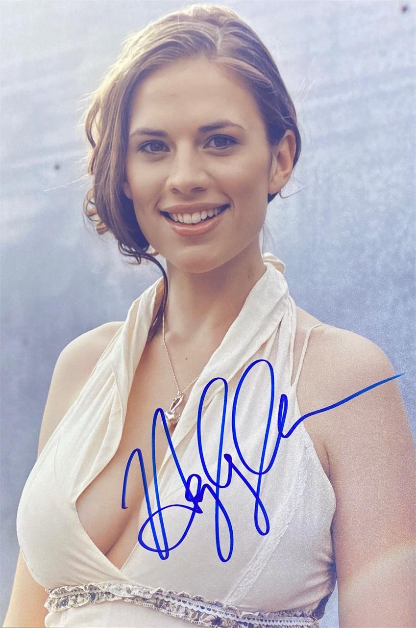 Autograph  
Hayley Atwell Photo