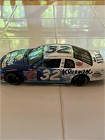 1:24 Scale Action Jeff Green #32 Car