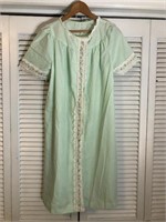 VINTAGE SMART TIME NIGHTGOWN SIZE 12