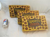 3 boites de chocolat Lowney's vintages