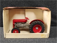 1:16 Collector Edition Massey Ferguson 35 WF