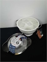 New 3.5 quart stainless steel colander and 1.5