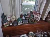 Large group of assorted birdhouses and more
