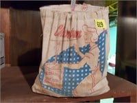 Vintage clothespin bag, clothespins included