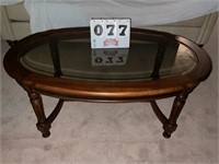 Beveled glass top coffee table 19X46X28