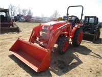 Kubota L3301 HST Tractor w/ LA525 Loader