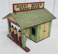 Folk Art Ducky Bairds Gas Service Station