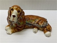 Faceted hound dog trinket box 3 inches long   1930