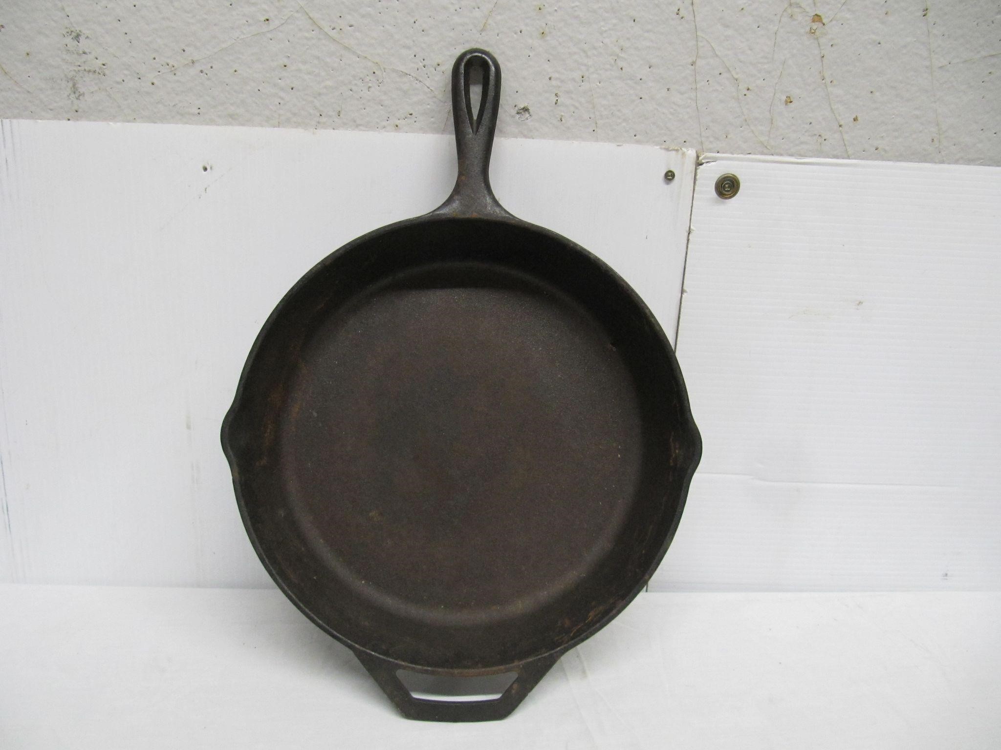 LODGE 12" CAST FRY PAN