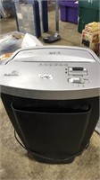 FELLOWS PAPER SHREDDER