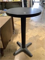 Pedestal table 18x30