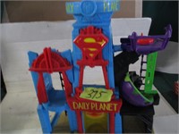 Superman Daily Planet building 18"