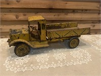 ANTIQUE METAL TOY TRUCK 26" LONG