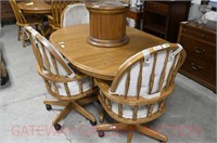 Dinette Table & Chairs: