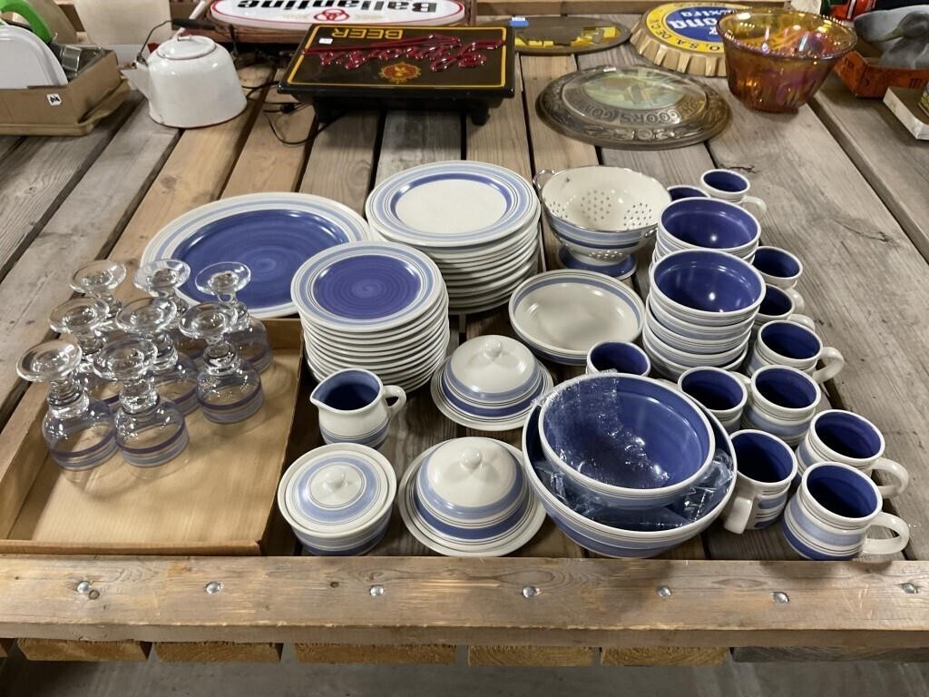 Pfaltzgraff Dinnerware Set for 8 Plus