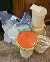 MEASURING CUPS, PLASTIC CONTAINERS