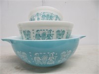 PYREX "BUTTERPRINT AMISH" BOWLS