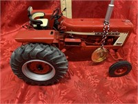 FARMALL INTL HARVESTER  706 TRACTOR