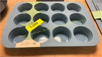 Figmint silicon muffin pan
