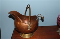 Copper coal scuttle/ash bucket with lion head