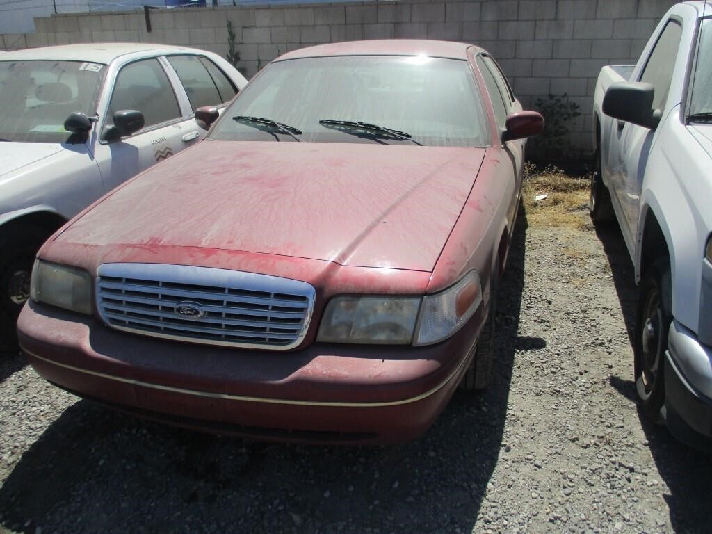 2003 Ford Crown Victoria LX 20