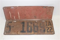 Pair of vintage Iowa license plates 1922