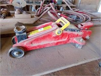 HYD FLOOR JACK BUY AS IS