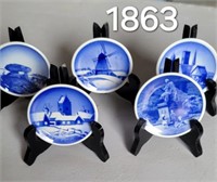Mini decorative plates with stands