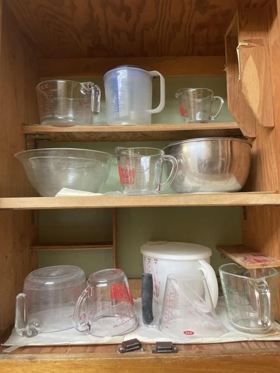 8 MEASURING CUPS, BOWLS, ETC.