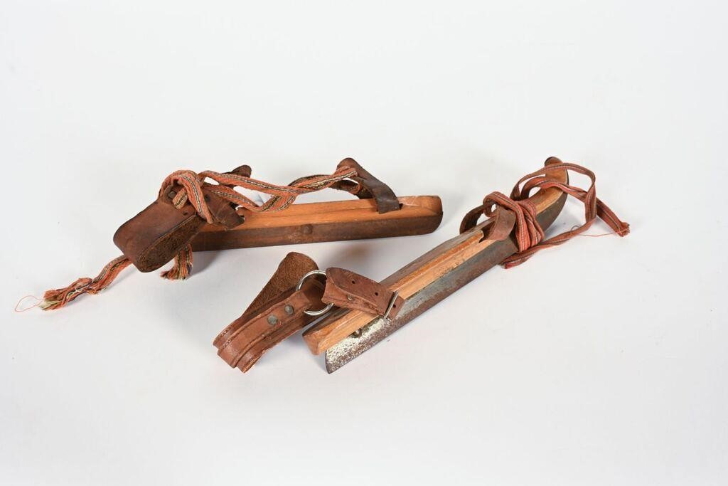 ANTIQUE WOODEN ICE SKATES