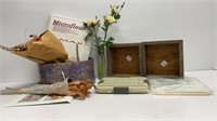 Microfleur microwave flower press, with misc