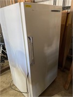 Hot Ponnt Refrigerator, powers on