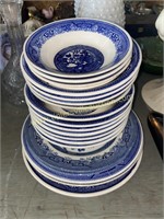 21pcs blue Willow dishes