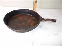 Griswold No.8 Cast Iron Skillet 704F