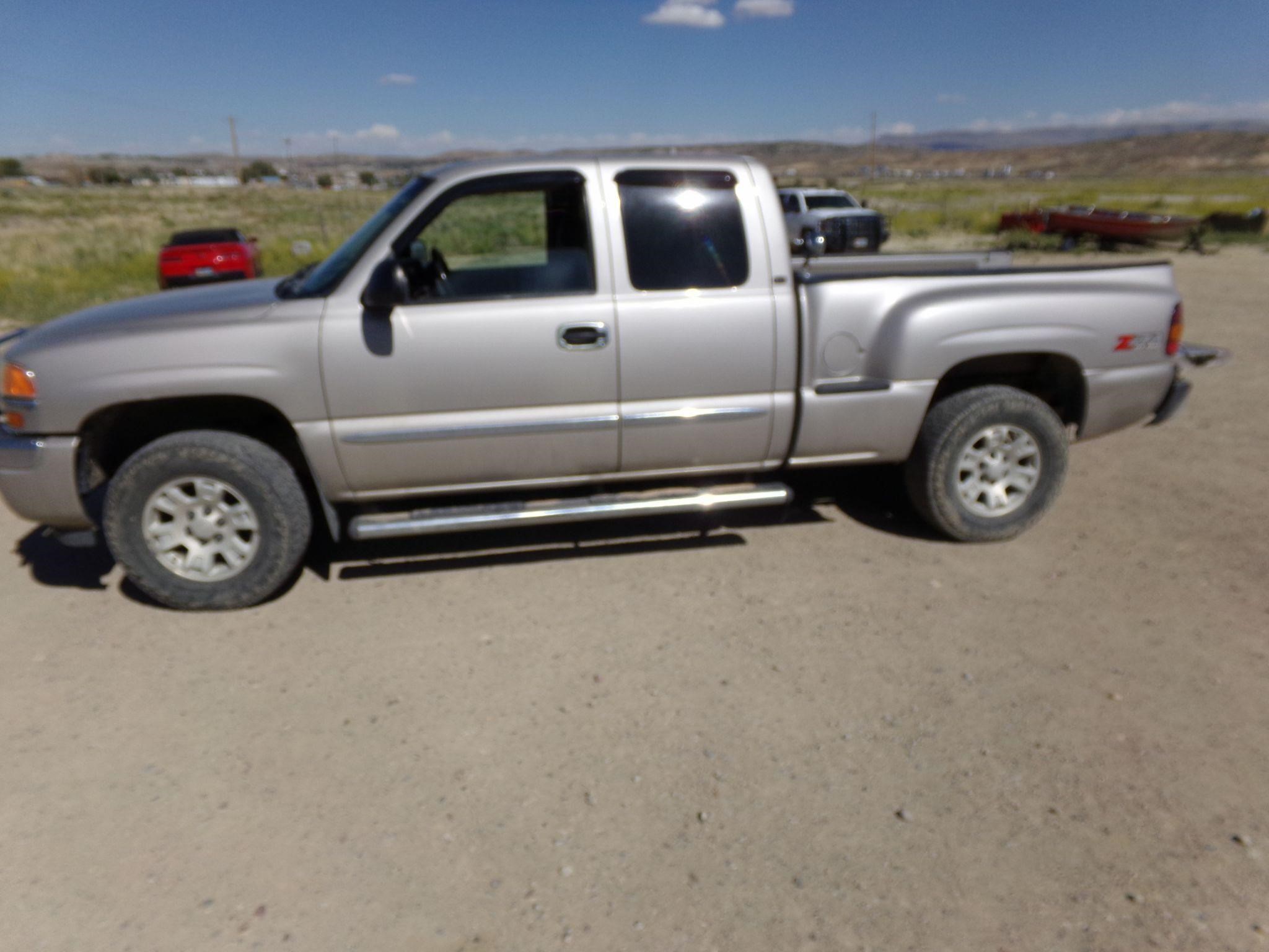 2005 GMC Z71 4X4 1/2Ton PU runs good