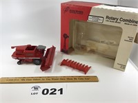 MASSEY ROTARY 8590 TOY COMBINE 1/64 scale
