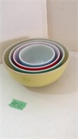 Vintage nesting Pyrex bowls