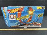 Hot Wheels Loop Mayhem Track-No Car