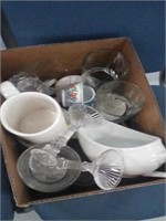 Box lot of cups
