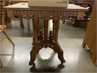 WOODEN ANTIQUE ENTRYWAY TABLE