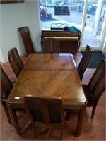 Table with 4 chairs