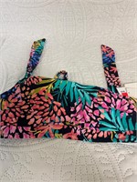 Women’s 10 swim top