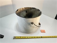 Porcelain Enamel Pot